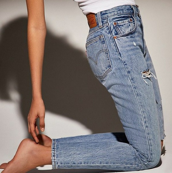 Levis 501 Skinny Jeans In Can't Touch This Wash - Picture 3 of 7